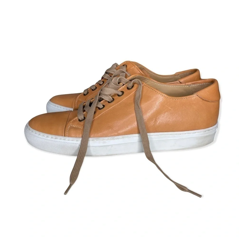 Collegium pillar leather
